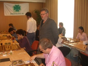 repubblica ceka   italia   mogranzini riposa e segue  con interessei suoi compagni