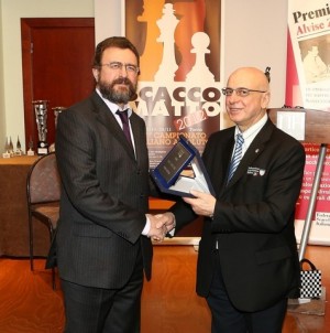 sabbadini premiato da gianpietro pagnoncelli   premio zichichi