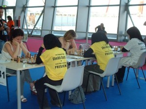 r12   dscf0081   uae   irlanda